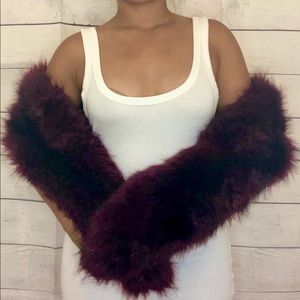 Burgundy Fuzzy Accessory 💃🏻